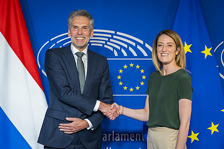 https://multimedia.europarl.europa.eu/en/photo/roberta-metsola-ep-president-meets-with-dick-schoof-prime-minister-of-netherlands_20240708_EP-170480A_DLL_066